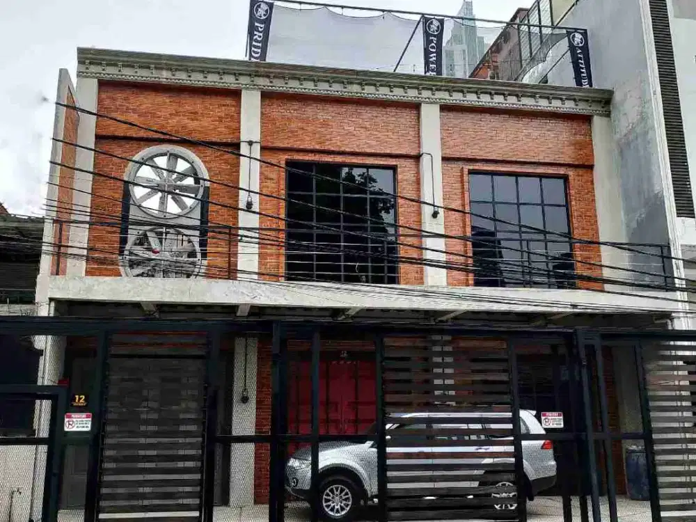 Dijual Rumah Mewah Desain Industrial, Cocok untuk tempat tinggal dan Bisnis di Setia Budi