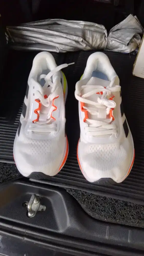 Sepatu Adidas made in Vietnam