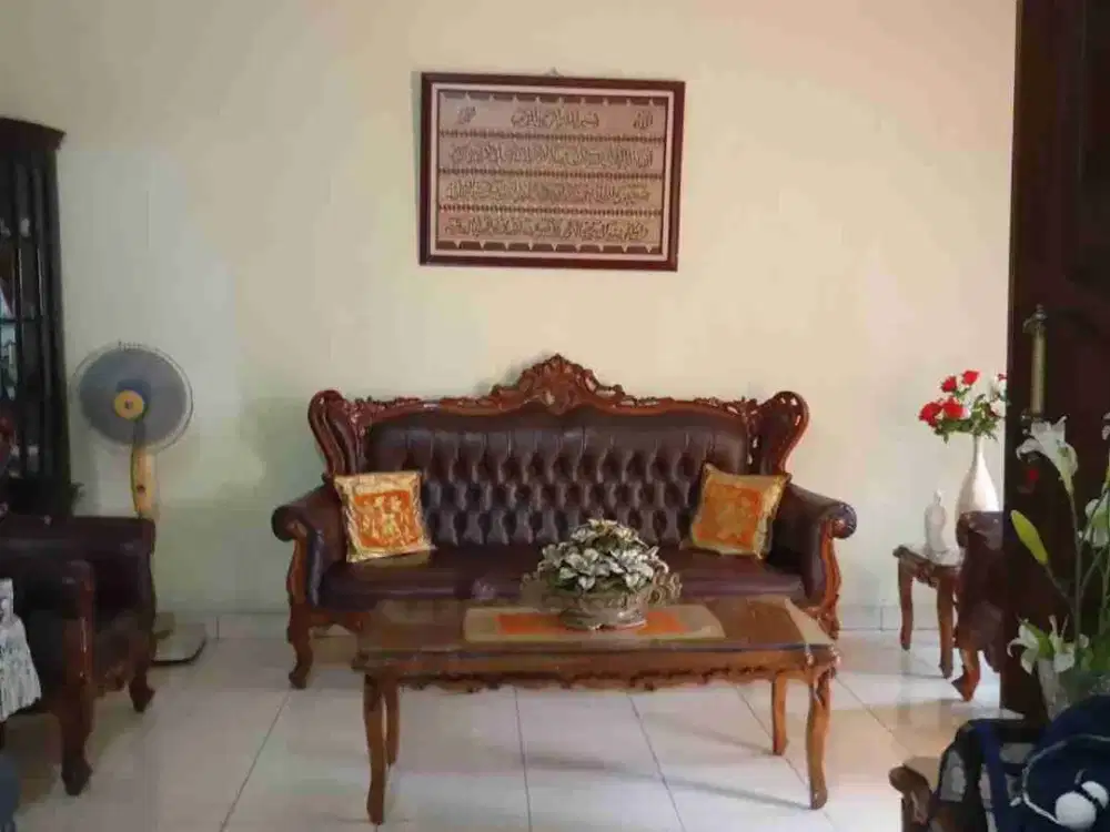 Rumah 2 Lantai Nyaman! Jalan Depan Lebar, 2 Mobil Lancar