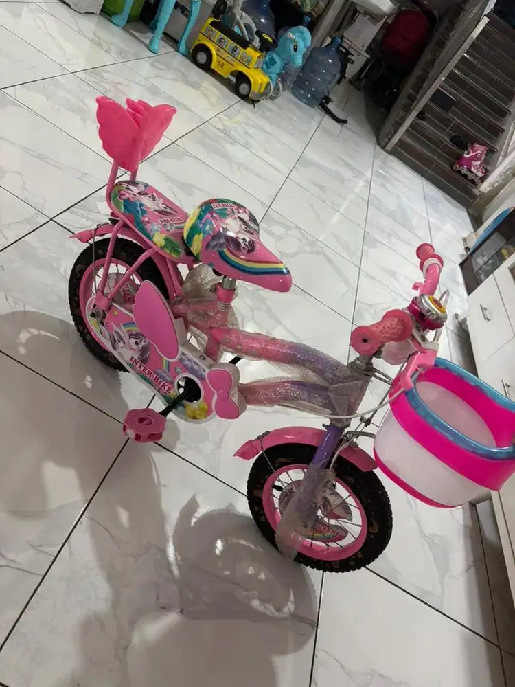 Sepeda anak perempuan
