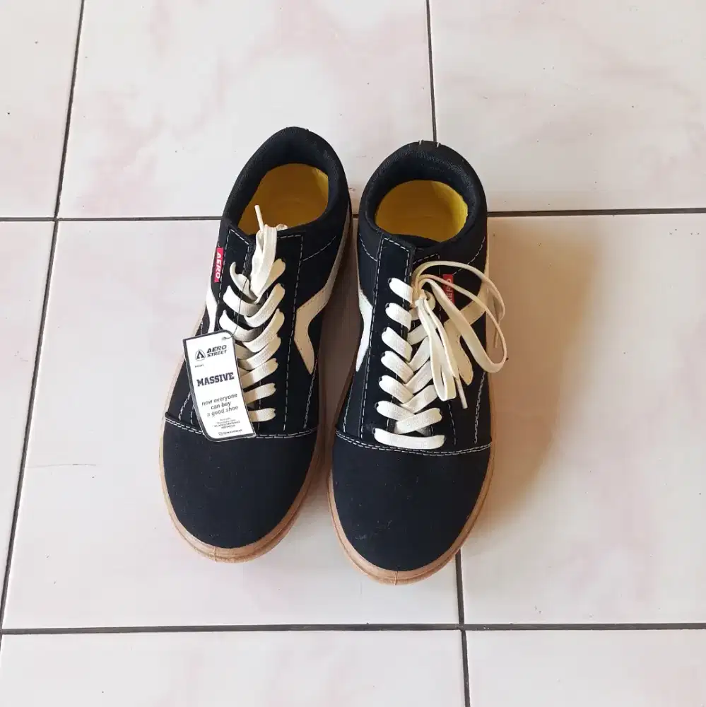 Sepatu sneaker kasual pria/wanita original AEROSTREET