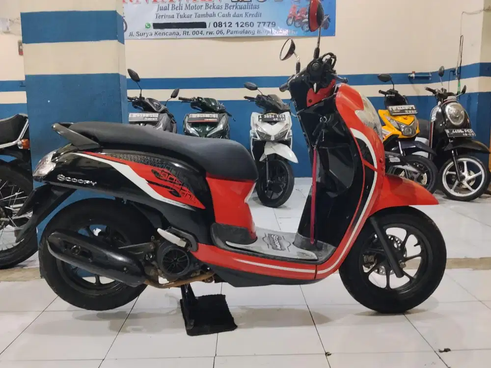 jual Honda Scoopy stylist cbs iss 2018 kondisi gres