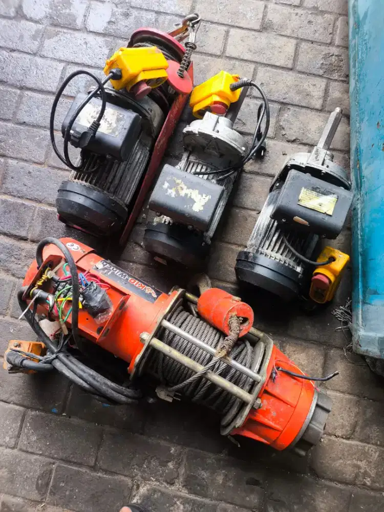 Mini electric hoist 4 unit