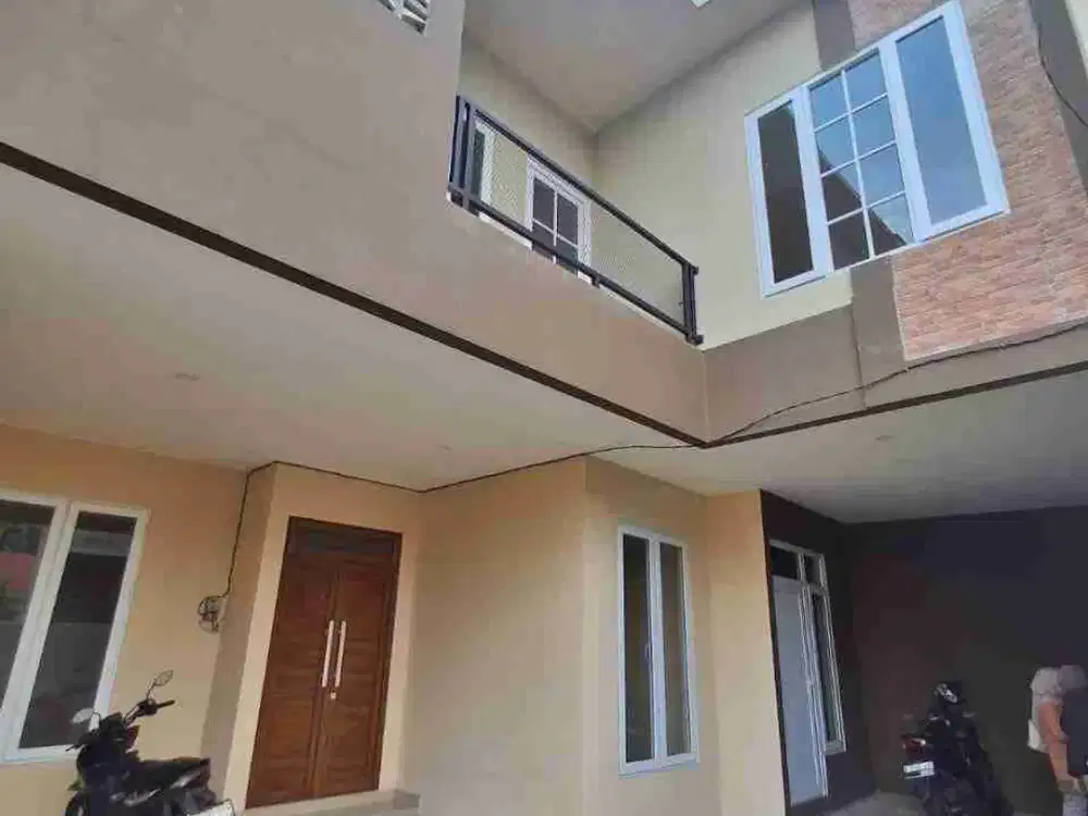 RUMAH 2 LANTAI + ROOFTOP READY SIAP HUNI DI JAGAKARSA, JAKARTA SELATAN