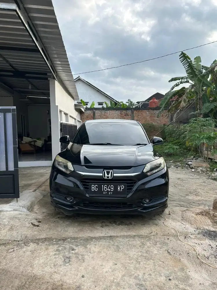 HR-V Prestige 1.8 tahun 2015