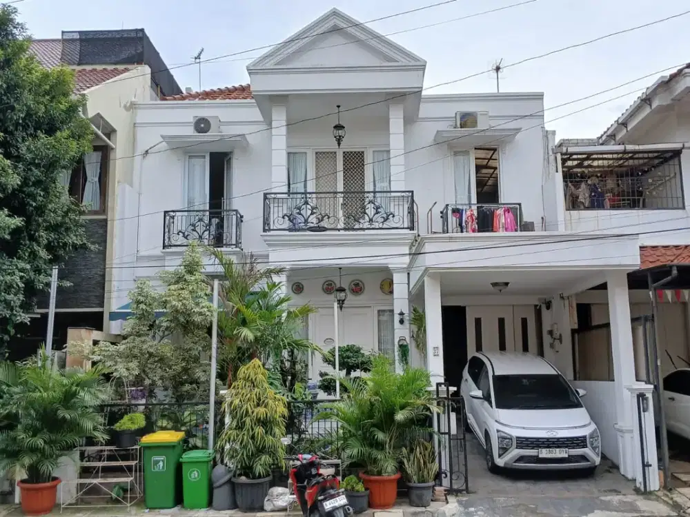 Rumah cantik dan bagus di Cirendeu dalam kompleks, oke gate system strategis dijual