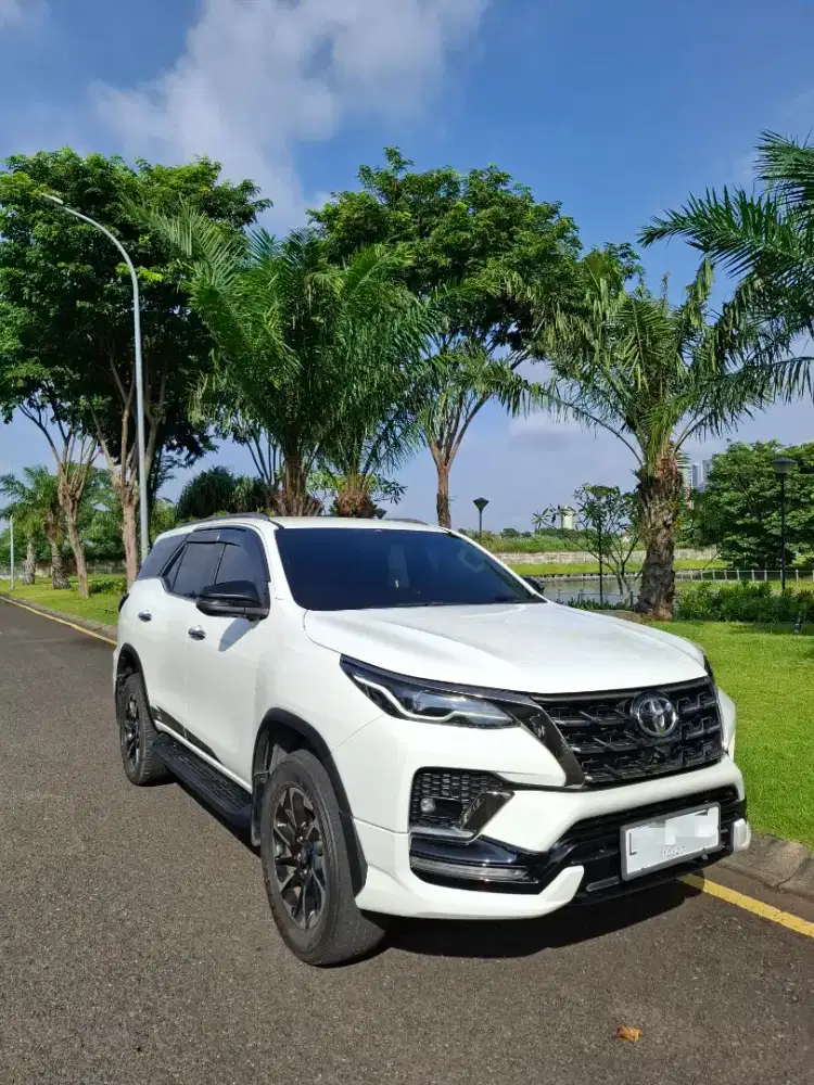 Fortuner VRZ 2.8 GR Sport 2022 AT Diesel Matic 1GD Putih Non TRD