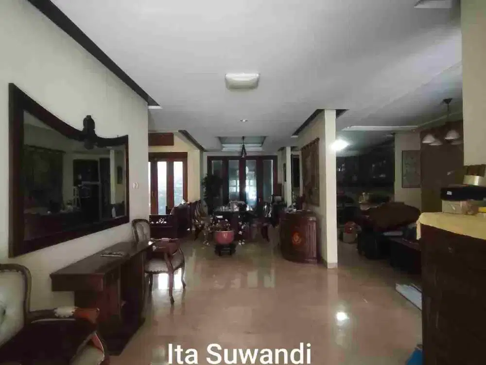 Disewakan Rumah siap huni + swimmingpoll