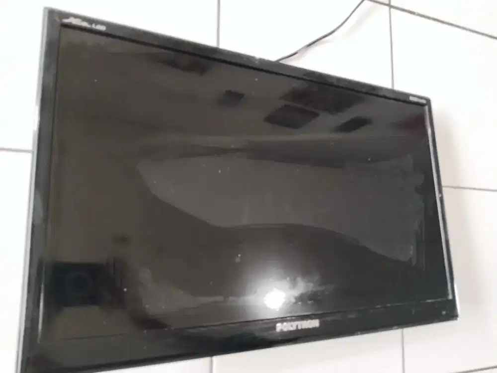 TV Polytron (keadan rusak/LCD tidak nyala)
