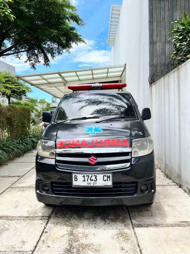 Mobil Mini Bus APV, Tahun 2005, jenis Ambulance