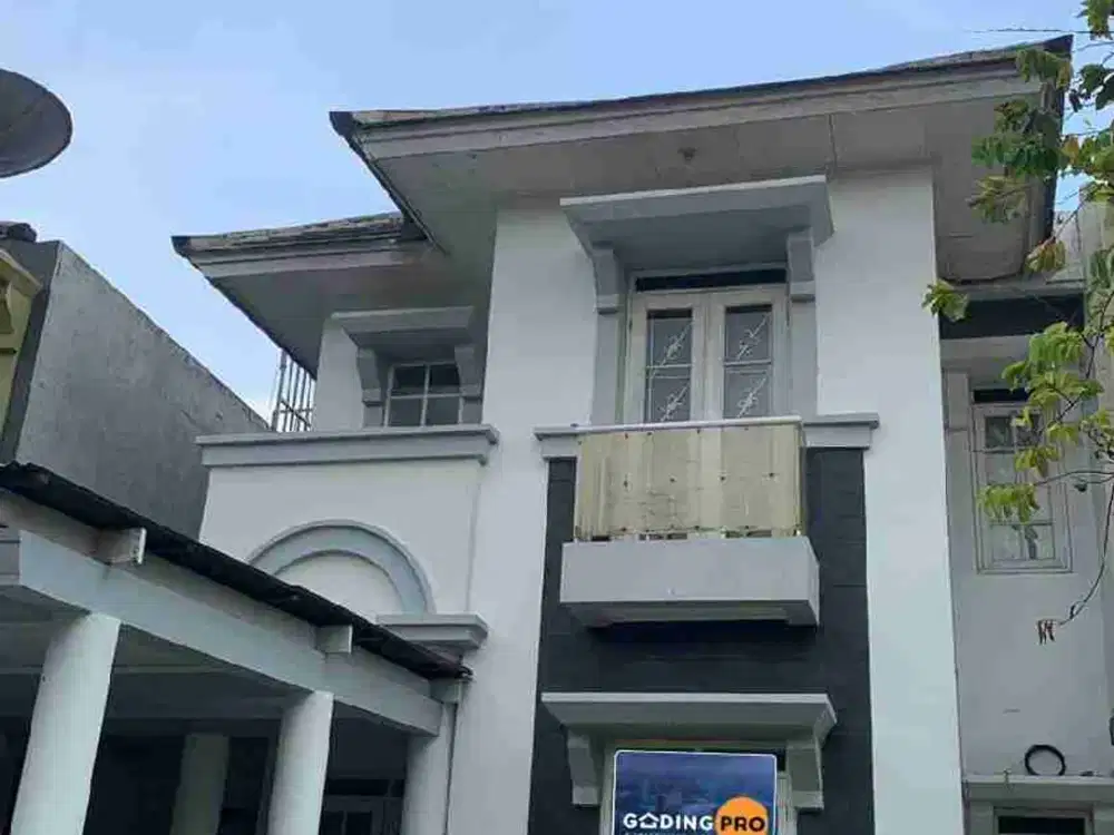 di sewakan rumah ada halaman belakang kota wisata cibubur cluster depan