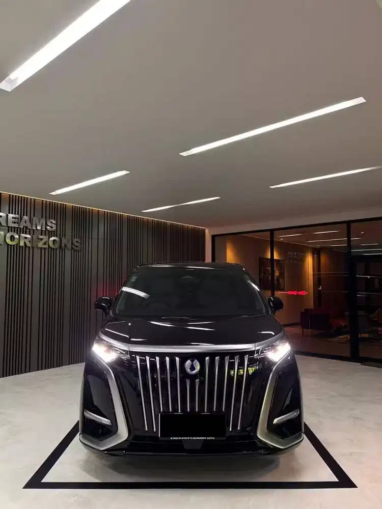 Denza D9 EV 2025 Black on Ivory Hitam Listrik D 9