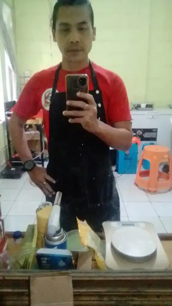 Butuh pekerjaan serabutan pramusaji fried chicken ayam crispy