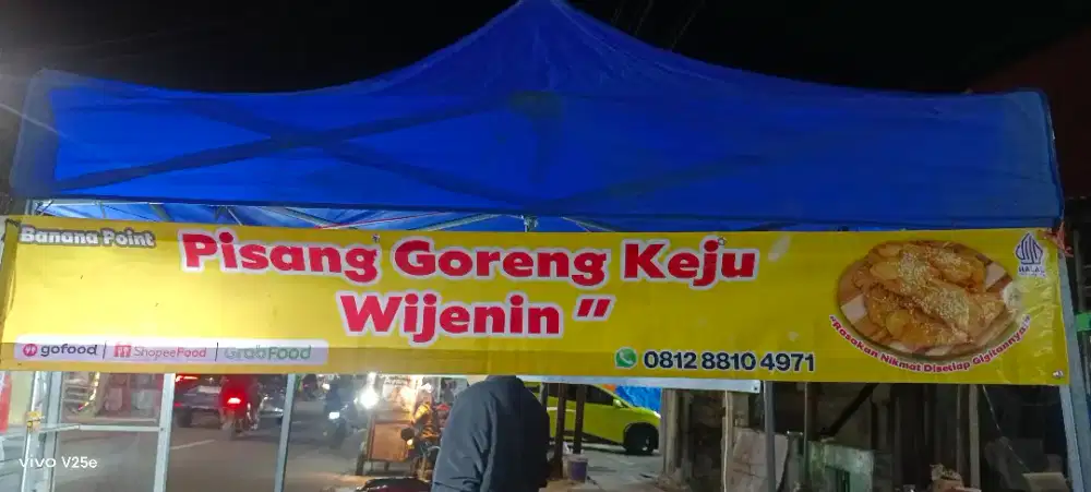 Di cari karyawan  utk menjual pisang goreng keju