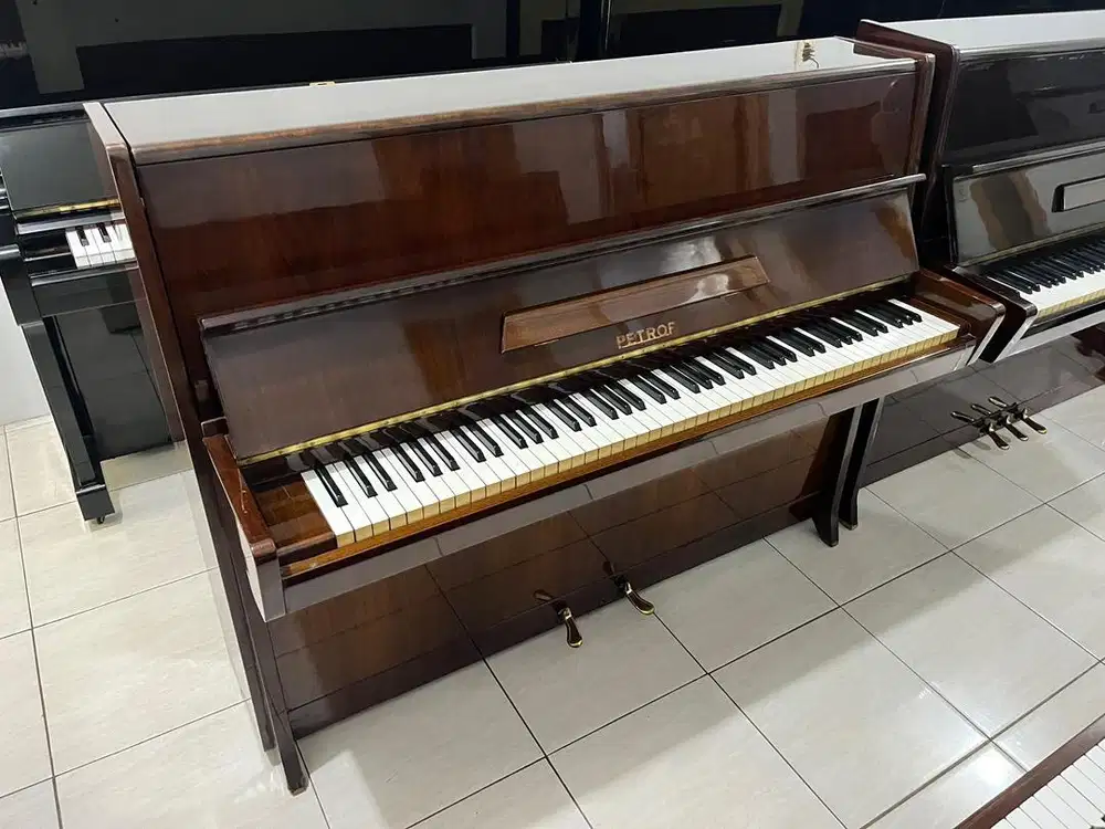Piano Petrof Classic