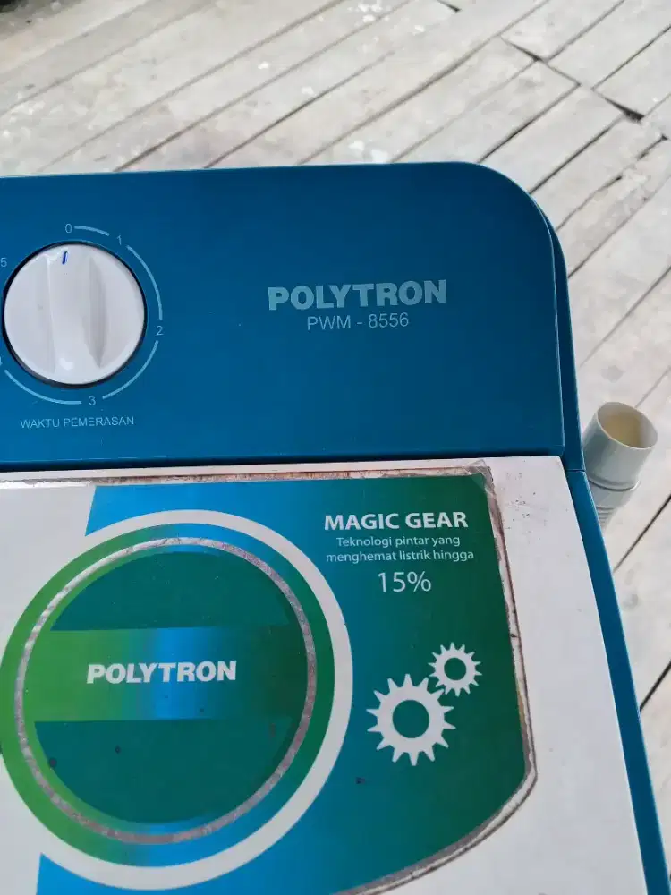 Mesin cuci Polytron tipe PWM-8557