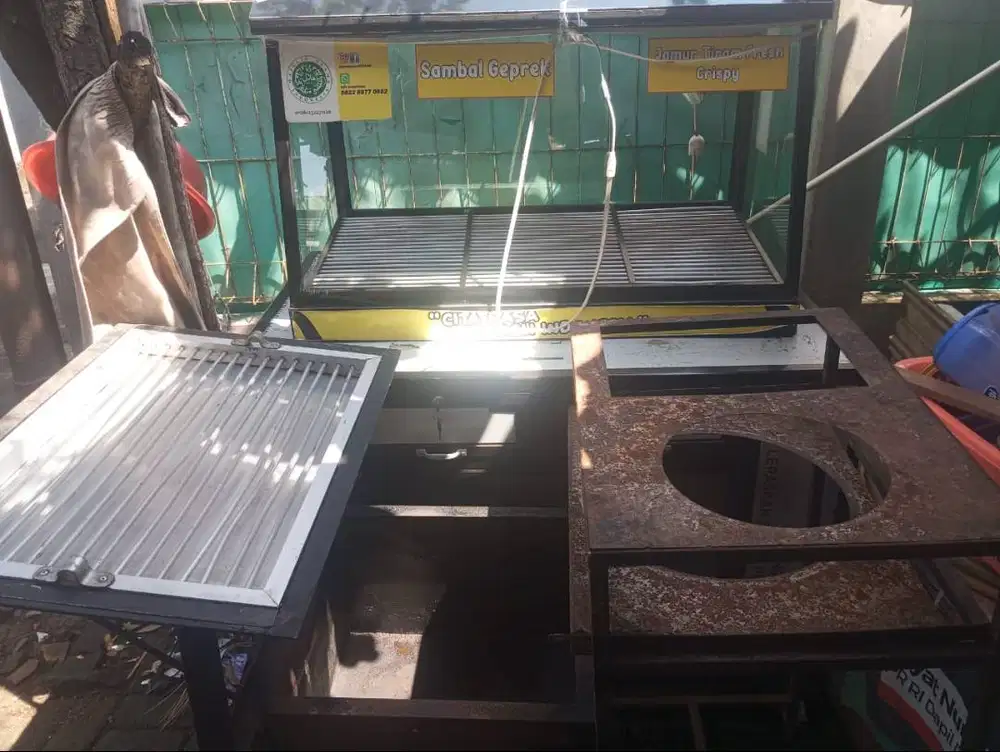 Estalase ayam goreng