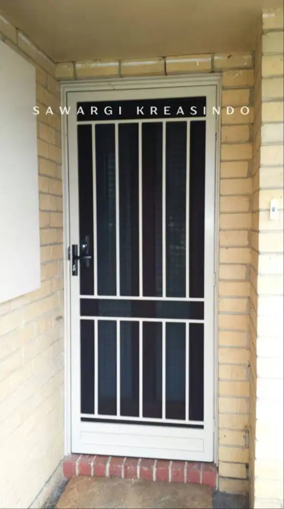 Terima pasang teralis pintu keamanan / pintu tralis kasa nyamuk murah