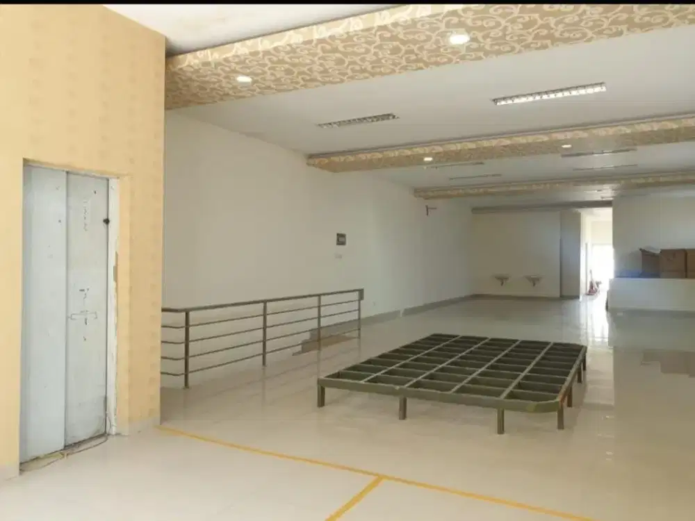 Jual tanah+bangunan di jalan Riau area terbaik nyaman cocok untuk usaha lokasi sangat strategis Bandung kota