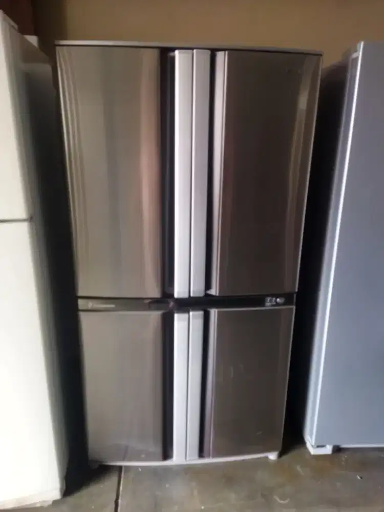 Kulkas Mewah Side By Side Sharp 4 Pintu