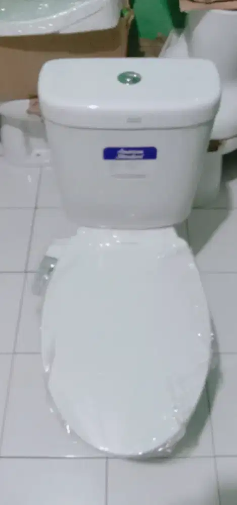 Kloset duduk mrek American standart lengkap cebok slim smart washer