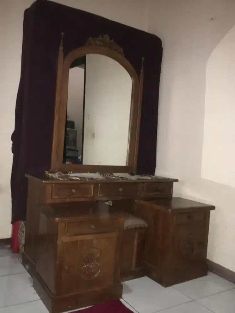 Meja Rias Kayu Jati Antik Buatan Jepara