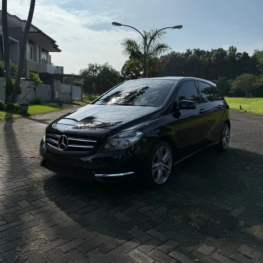 Mercedes-Benz B200 2013 Bensin