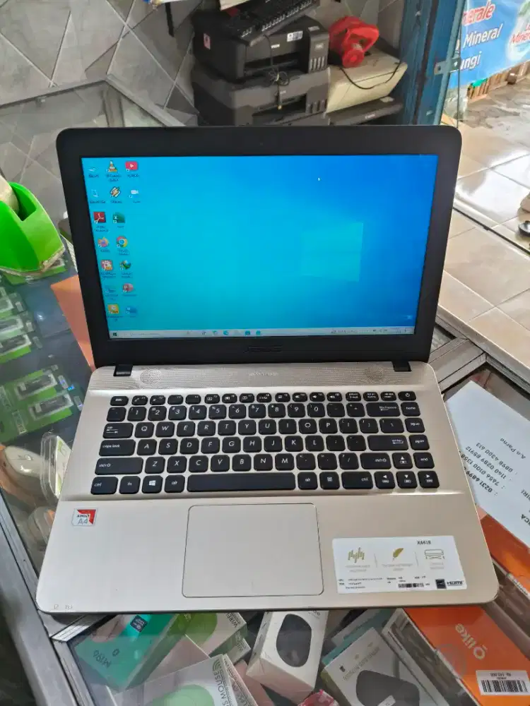 Asus X441B, AMD A4, 4GB/500GB