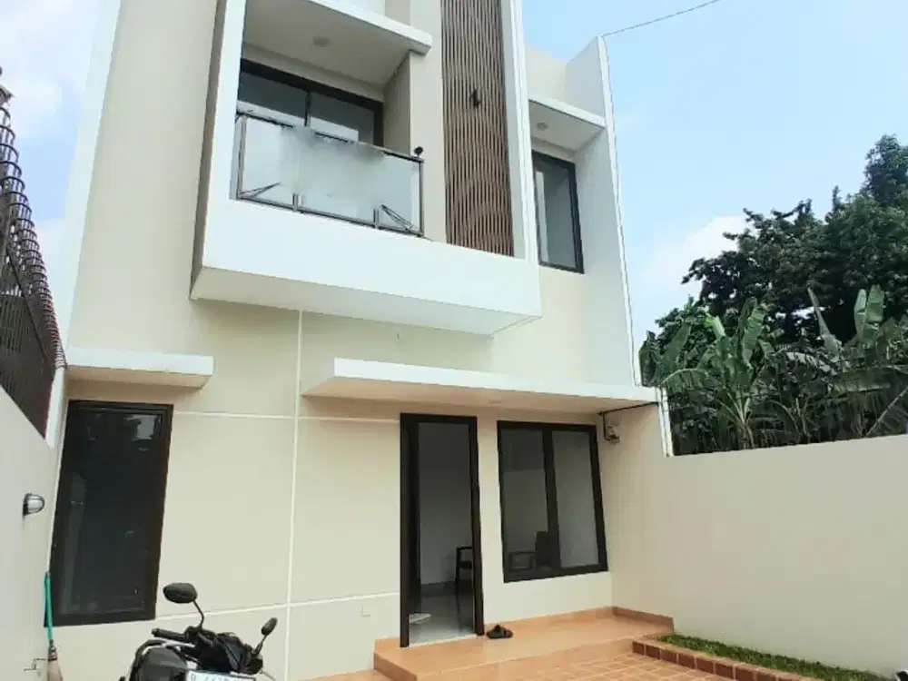 TERMURAH !! Rumah 2 lantai siap huni 4 kamar tidur luas tanah 122 meter