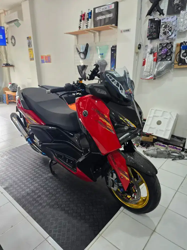 Di jual xmax 2023 merah full modifikasi