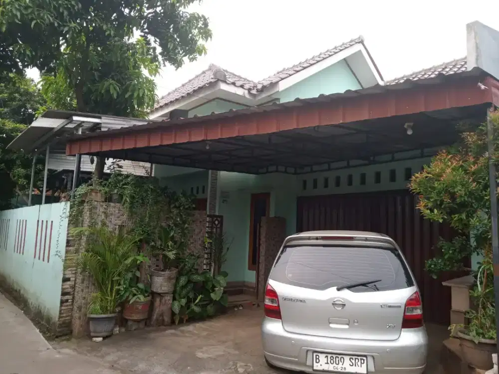 Rumah dengan Nuansa Alami & Ruang Luas