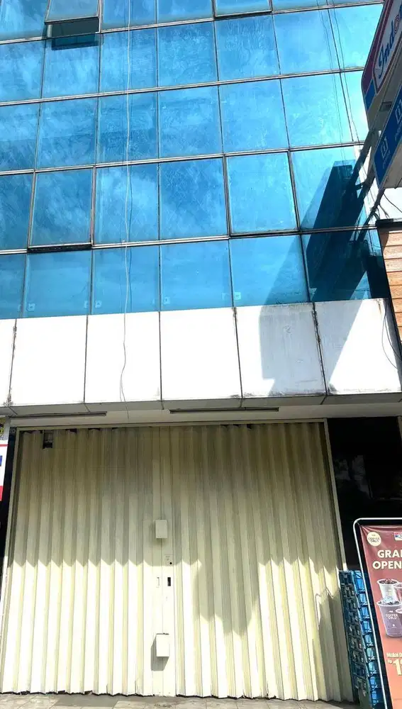 Disewakan Ruko 3 Lantai Hadap Jalan Raya di Taman Tekno
