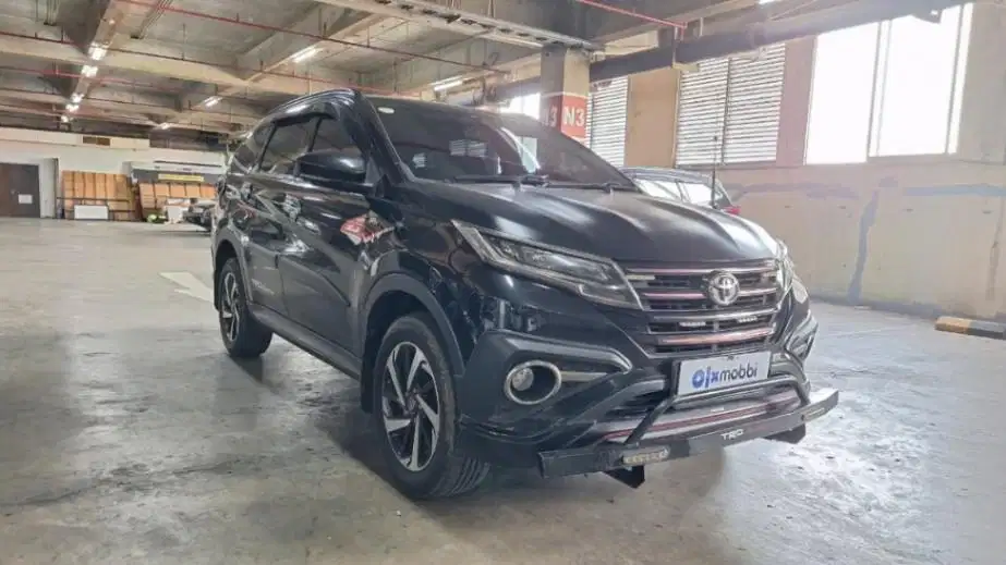 DP MURAH Toyota Rush 1.5 S Bensin-AT 2018 Hitam CUFUB