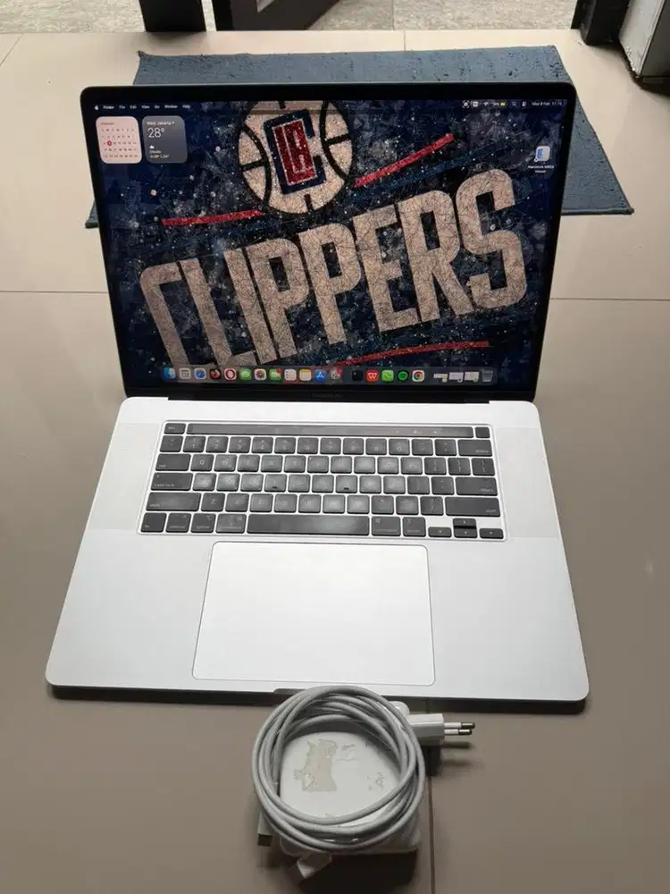 Jual Macbook Pro 2019 16 touchbar 16GB/1TB