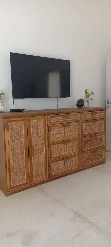 Lemari tv kayu panjang