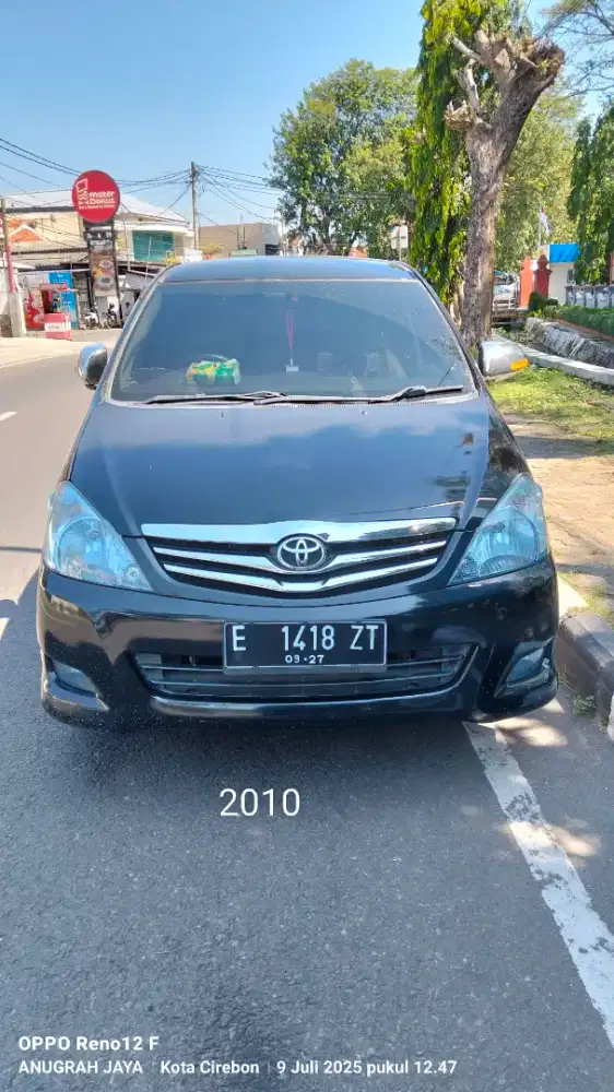 Kijang Innova G 2010
