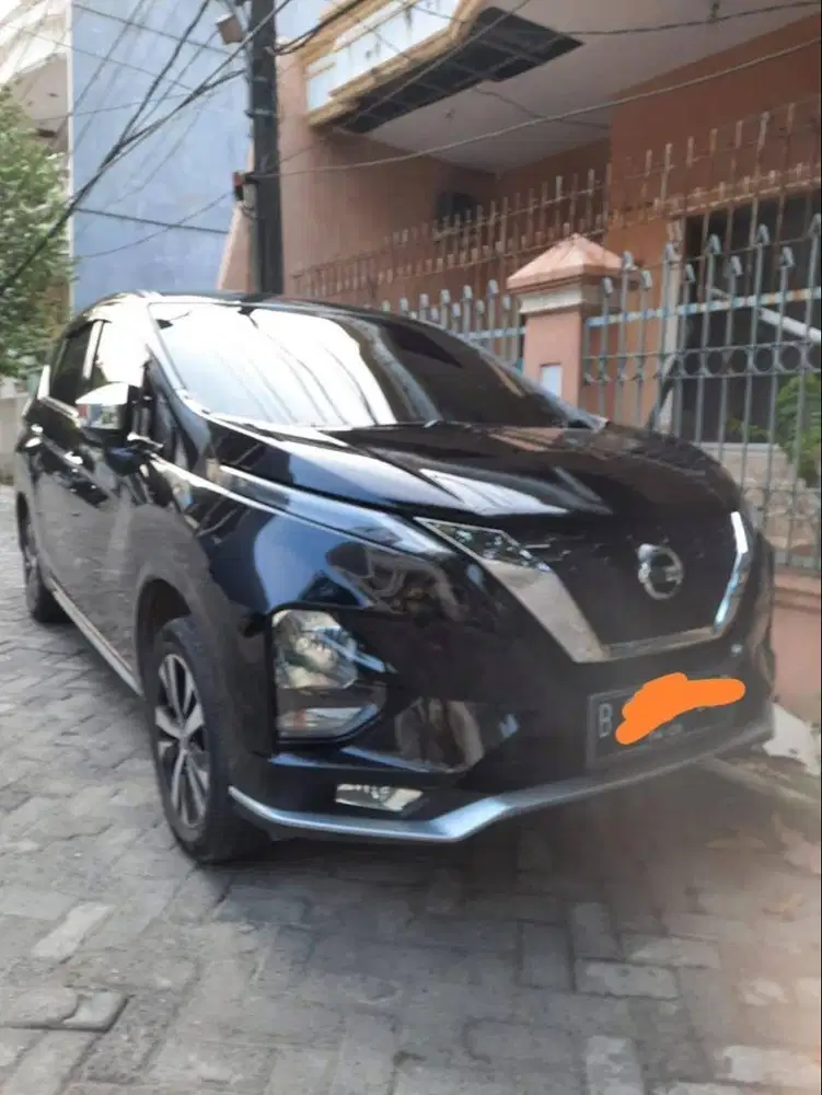 NISSAN LIVINA 2019