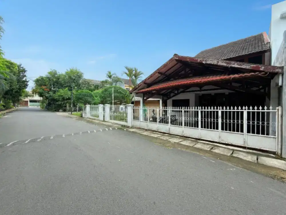 RUMAH DALAM KOMPLEK PREMIUM TEBET - GUDANG PELURU