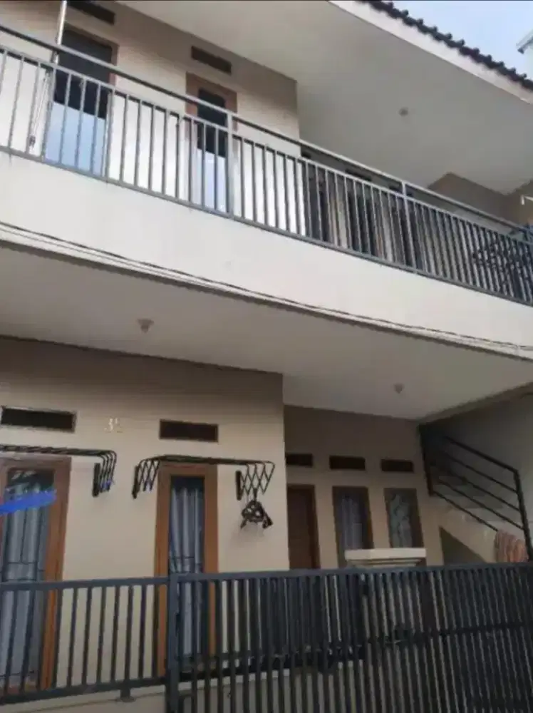 DISEWAKAN RUMAH LT.1