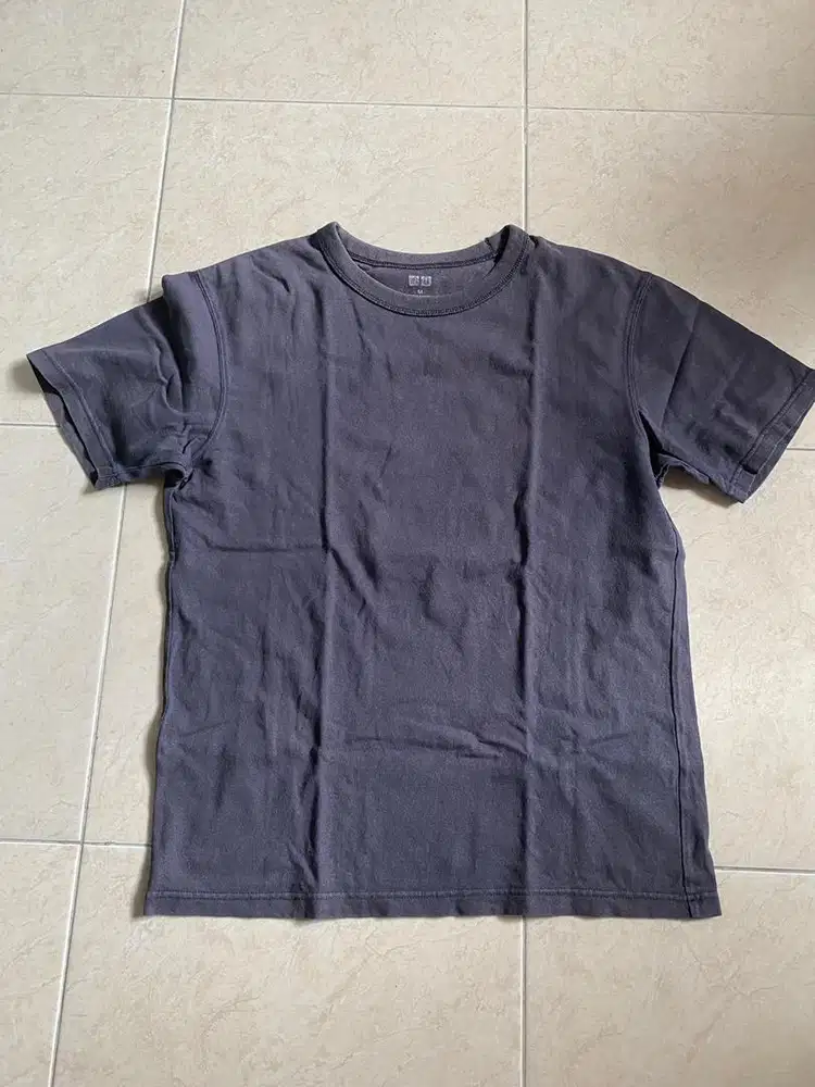 Kaos Uniqlo Second Preloved Branded Bekas