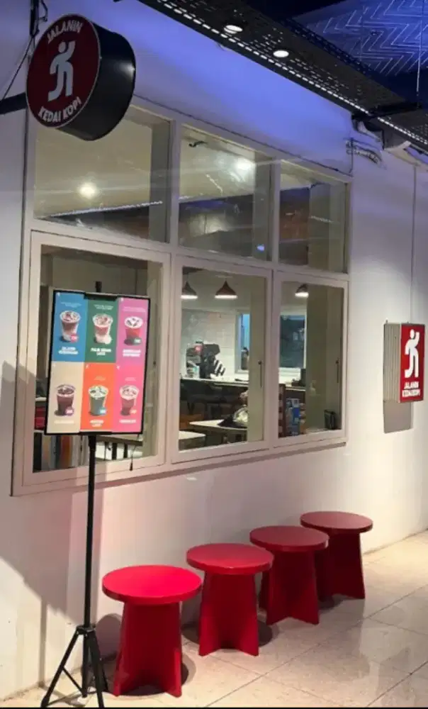 Lowongan kerja wanita jaga outlet coffee shop