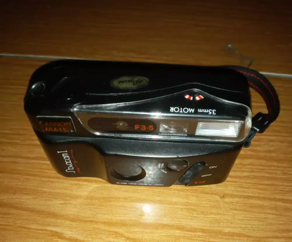 Di jual murah kamera film jadul sama kaset pita jadul