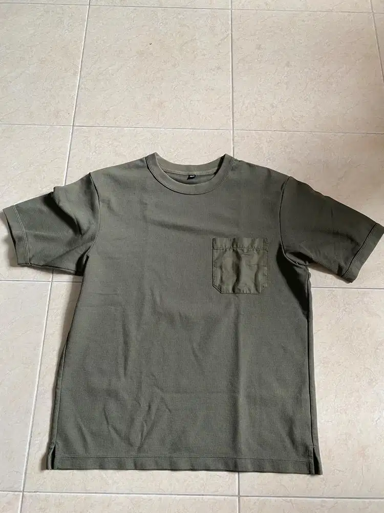 Uniqlo Waffle Tee Original Branded Second Bekas Preloved