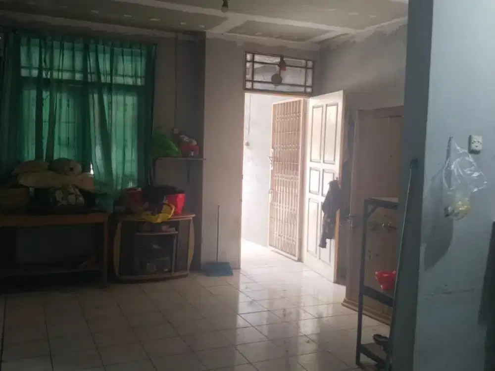 DISEWAKAN CEPAT RUMAH DI TAMAN PALEM LESTARI