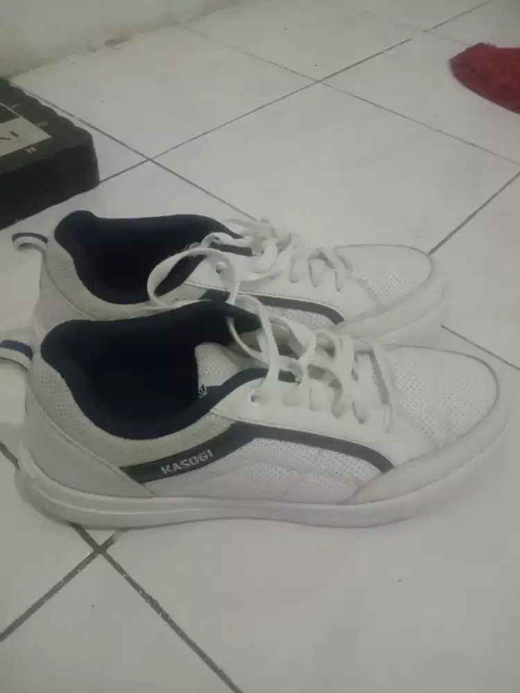 Jual Sepatu Bekas Kasogi Putih No. 42