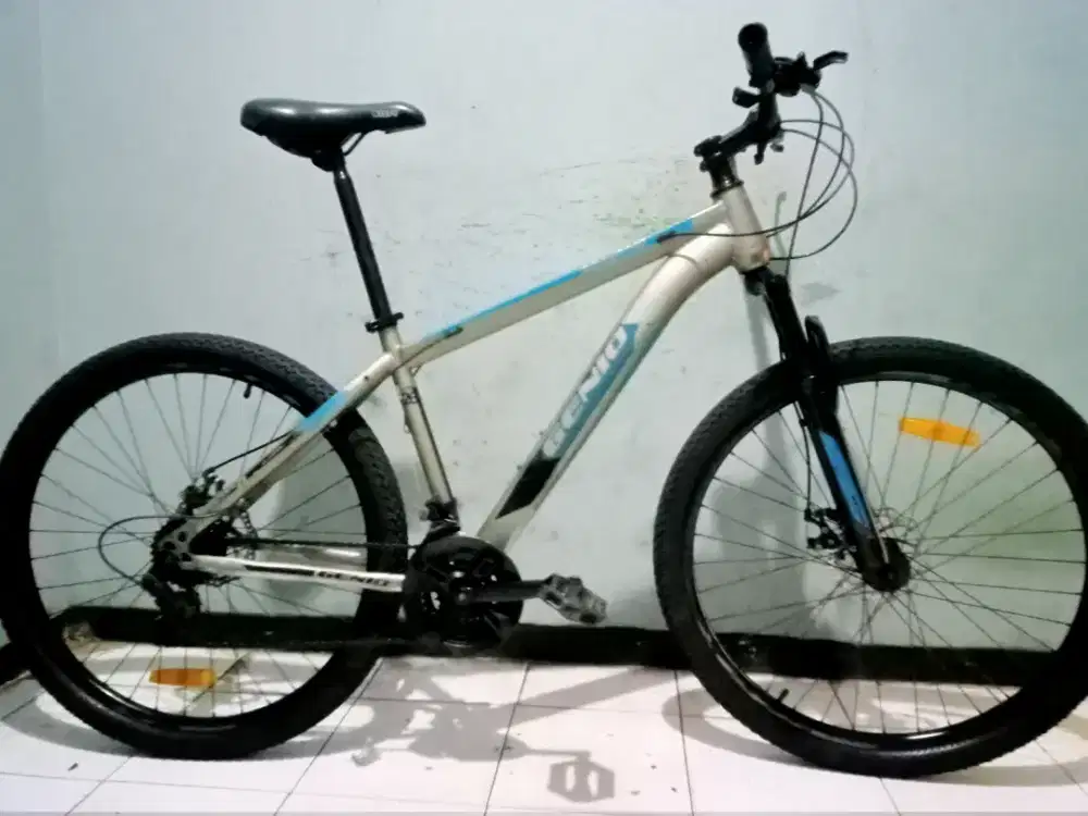 sepeda gunung MTB GENIO M241 24S pemakaian blum lma btangan msih ORIan