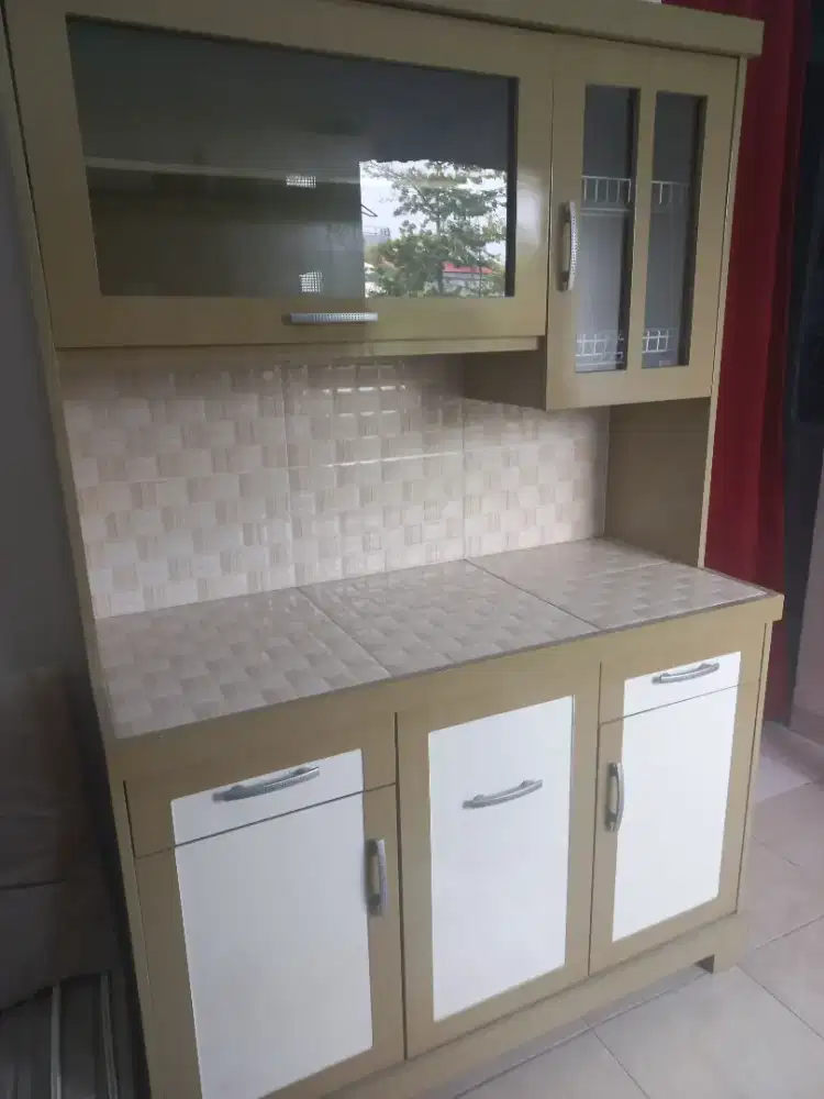 Lemari dapur 3 pintu