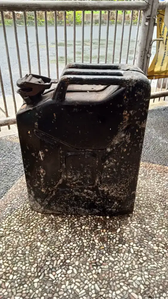 Jual Jerry Can Besi Jeep Willis 20 liter