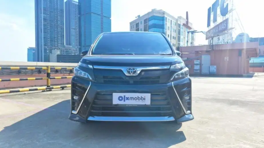 Toyota Voxy 2.0 Bensin-AT 2018