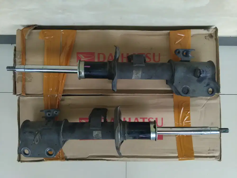 Dijual Sepasang Shock Absorber Toyota Calya